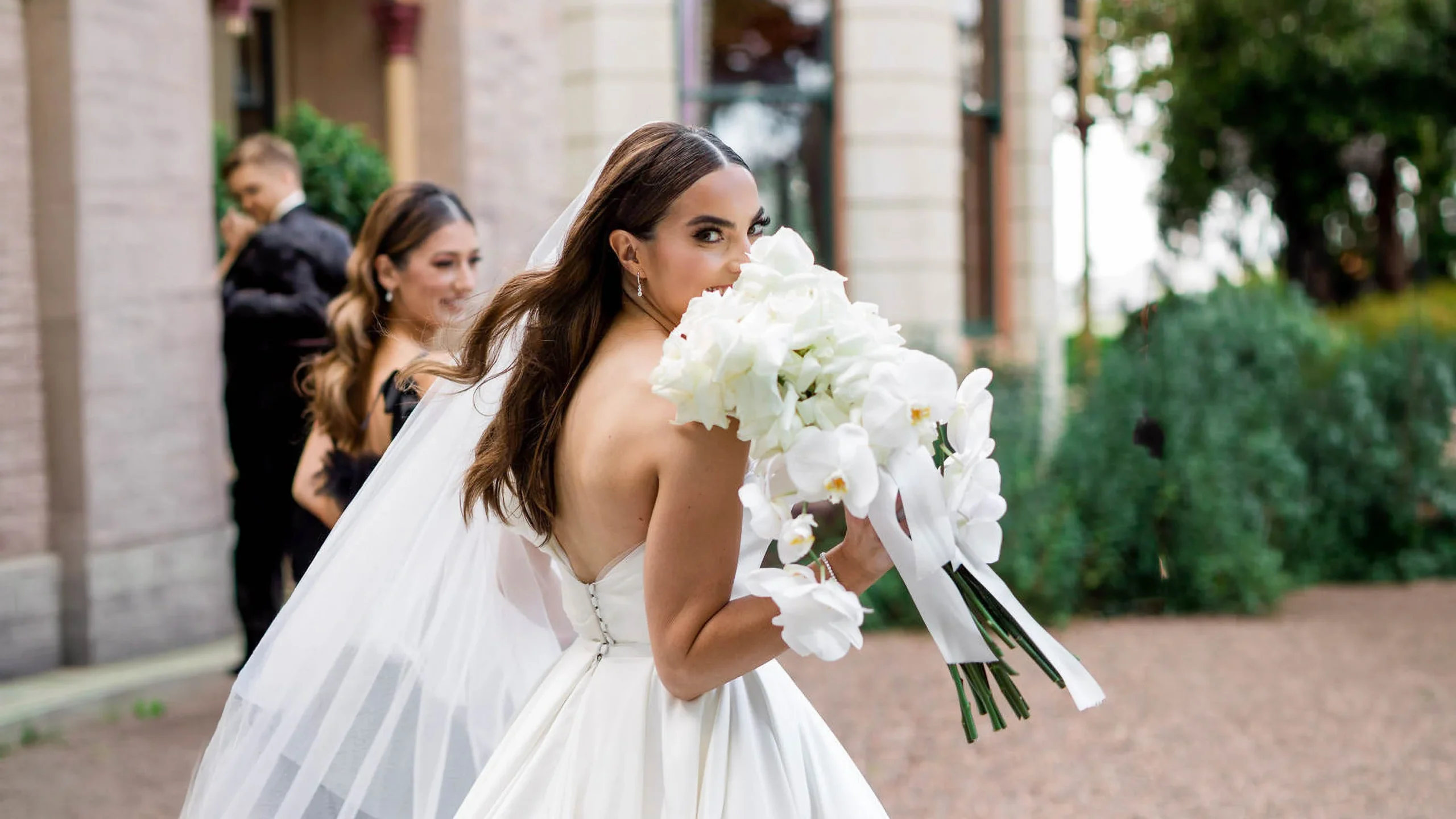 Wedding Flowers Sydney: A Practical Guide for Couples Planning Their Day